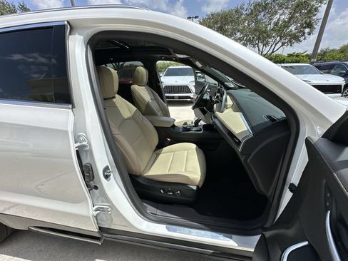 Certified 2024 Cadillac XT4 Premium Luxury FWD image 32
