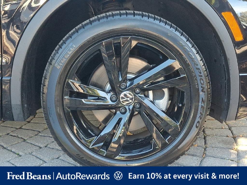 Certified 2024 Volkswagen Tiguan SE R-Line AWD/4WD image 11