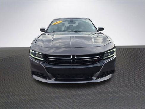 Used 2017 Dodge Charger SE w/ Popular Equipment Group RWD image 3