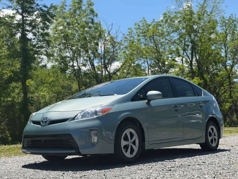 Used 2013 Toyota Prius Two FWD image 3