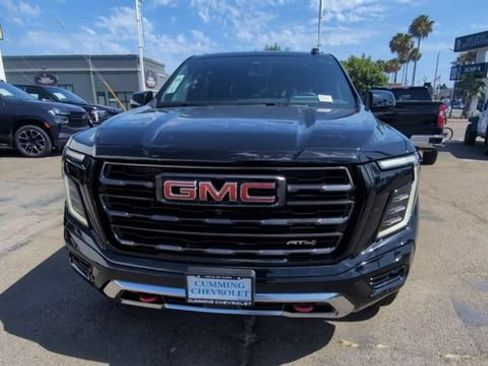Used 2025 GMC Yukon AT4 Ultimate AWD/4WD image 3