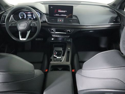 Used 2025 Audi Q5 e Premium Plus w/ Premium Plus Package image 14