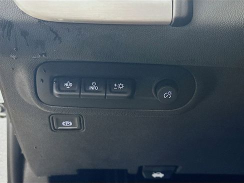 Used 2023 GMC Terrain SLT w/ Tech Package FWD image 22