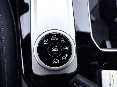 New 2026 Mitsubishi Outlander LE AWD/4WD image 16