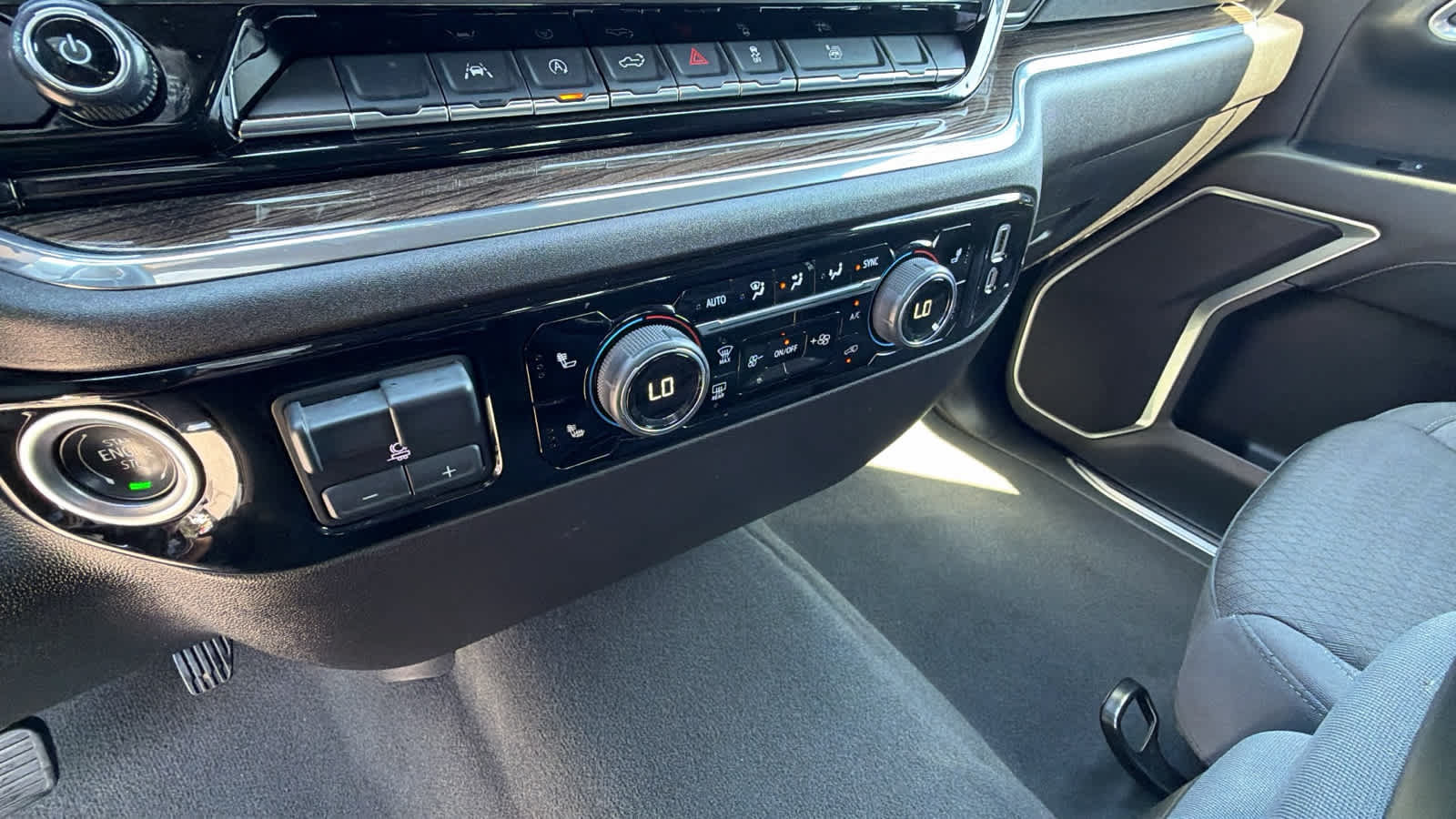 Certified 2025 Chevrolet Silverado 1500 LT RWD image 14
