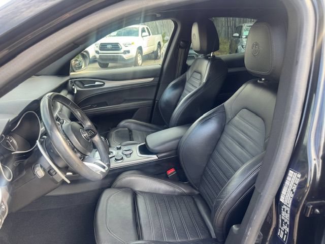 Used 2023 Alfa Romeo Stelvio Veloce AWD/4WD image 12
