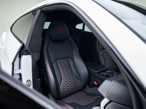 Used 2022 Lamborghini Urus image 29