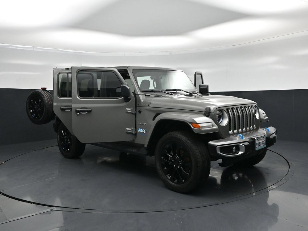 Used 2023 Jeep Wrangler Unlimited Sahara w/ Cold Weather Group AWD/4WD image 30