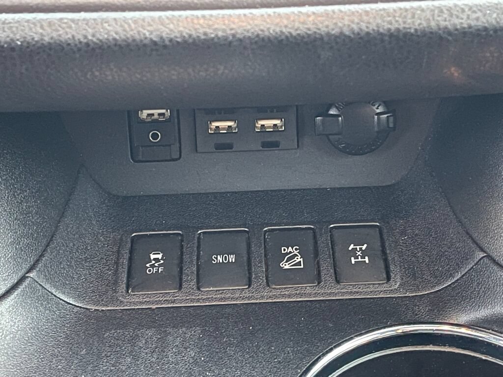 Used 2019 Toyota Highlander XLE AWD/4WD image 15