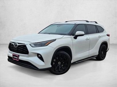 Used 2021 Toyota Highlander XLE