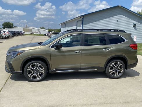 Used 2025 Subaru Ascent Touring image 3