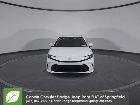 Used 2026 Toyota Camry LE FWD image 5