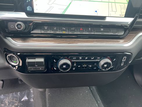 New 2026 Chevrolet Silverado 3500 LT w/ All Star Edition image 8