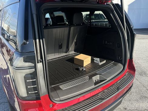 New 2026 Chevrolet Suburban RST w/ Advanced Technology Package image 33