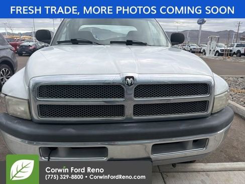 Used 2001 Dodge Ram 2500 Truck SLT image 2