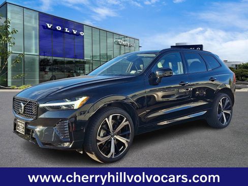 Certified 2023 Volvo XC60 B6 Ultimate w/ Protection Package Premier image 3