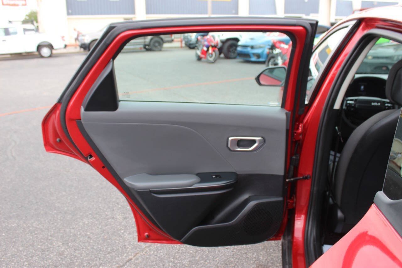 Used 2025 Kia K4 FWD image 15