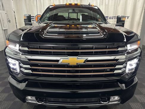 Used 2022 Chevrolet Silverado 3500 High Country AWD/4WD image 3