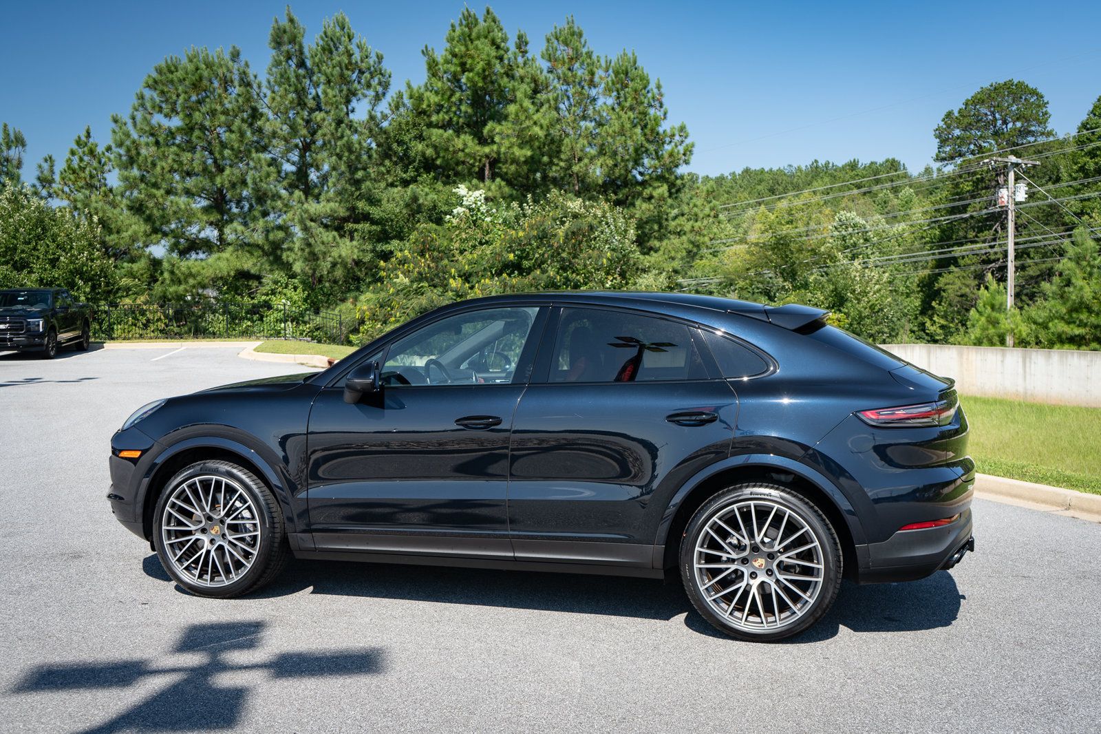 Used 2023 Porsche Cayenne Platinum Edition AWD/4WD image 14