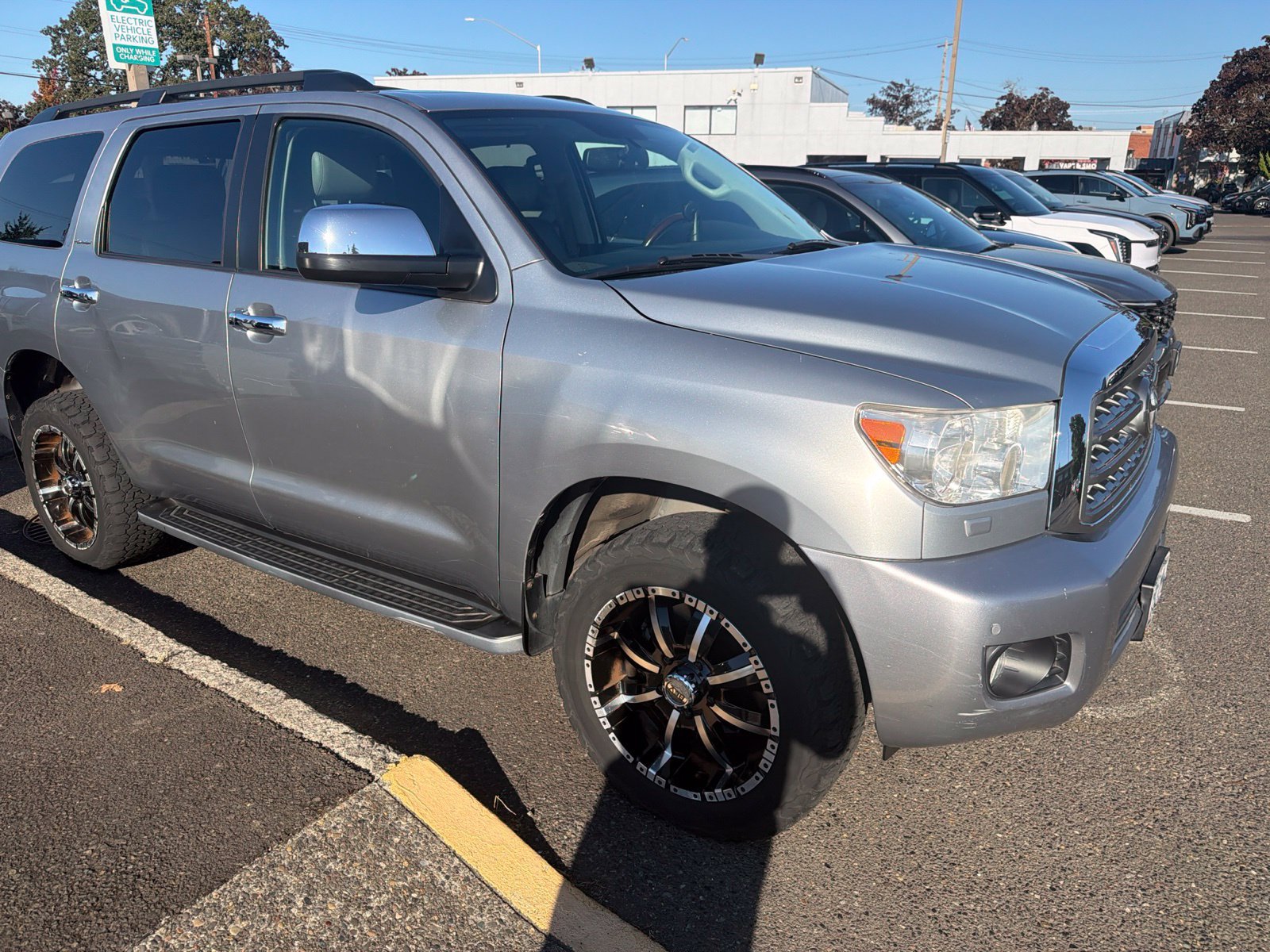 Used 2012 Toyota Sequoia Platinum AWD/4WD image 3