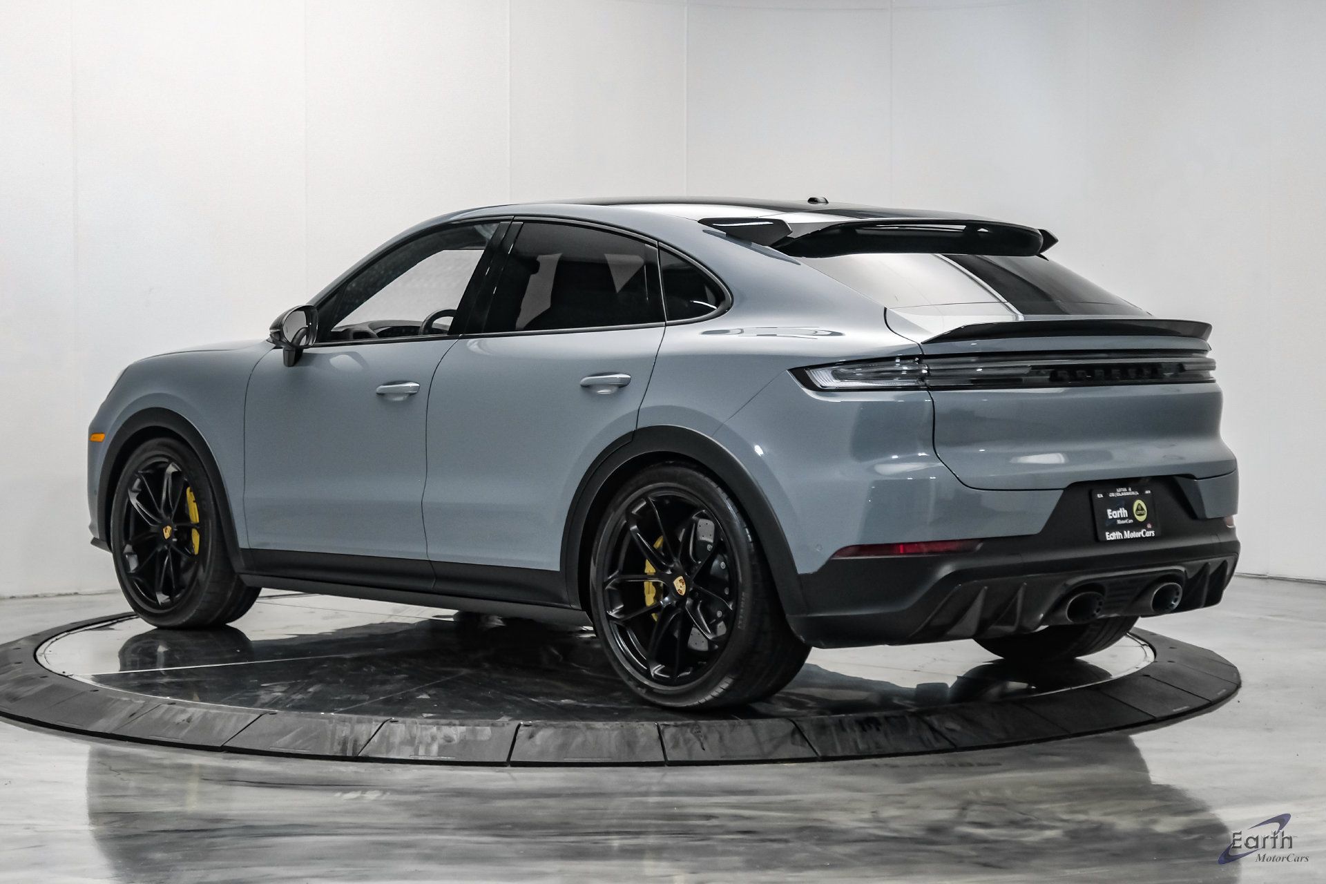 Used 2024 Porsche Cayenne Turbo GT AWD/4WD image 10