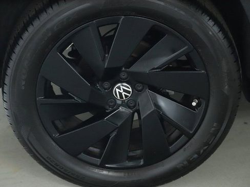 Used 2024 Volkswagen Atlas Cross Sport SE w/ Black Wheel Package FWD image 12