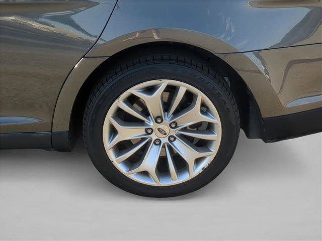 Used 2018 Ford Taurus Limited FWD image 24