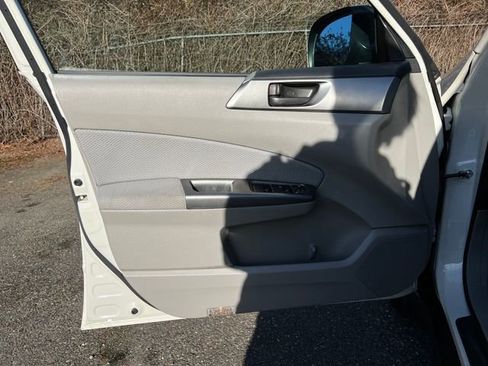 Used 2012 Subaru Forester 2.5X w/ Alloy Wheel Pkg image 16