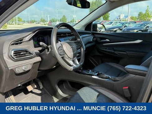 Used 2023 Chevrolet Bolt EUV LT w/ Convenience Package FWD image 18