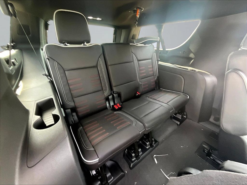 New 2026 GMC Yukon XL AT4 Ultimate w/ LPO, Illumination Package AWD/4WD image 30