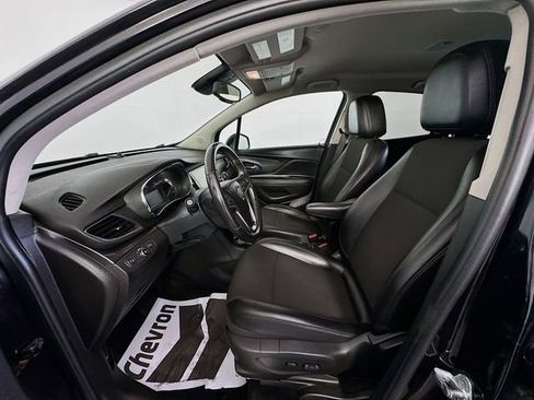 Used 2019 Buick Encore Sport Touring AWD/4WD image 21