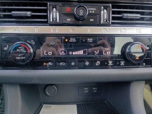 New 2026 Nissan Pathfinder SV image 17