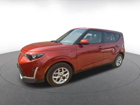 Used 2025 Kia Soul LX w/ LX Technology Package image 4