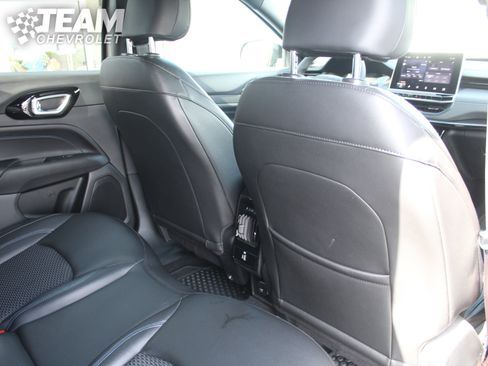 Used 2025 Jeep Compass Latitude w/ Convenience Group AWD/4WD image 24