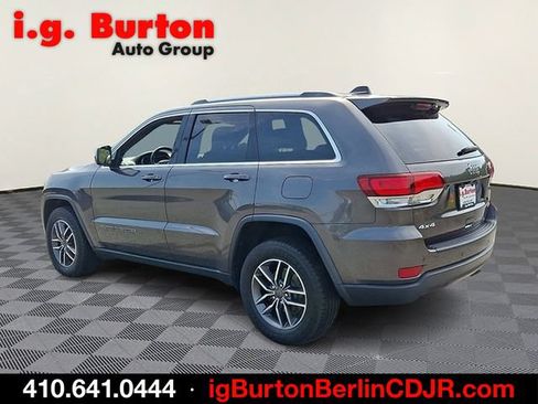 Used 2020 Jeep Grand Cherokee Laredo w/ 18" Wheel & 8.4" Radio Group AWD/4WD image 4