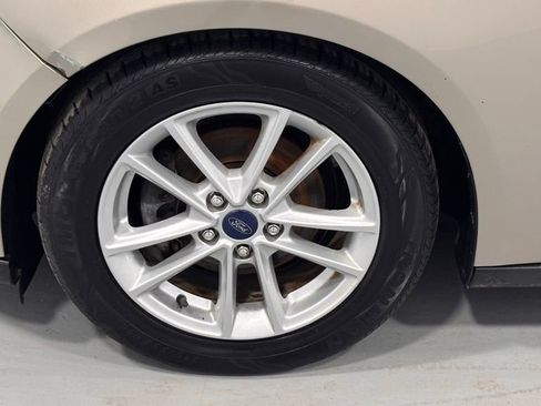 Used 2015 Ford Focus SE image 29