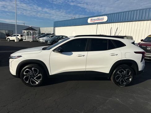 Used 2025 Chevrolet Trax RS w/ Sunroof Package image 6