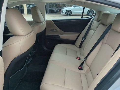 Used 2019 Lexus ES 350 w/ Accessory Package 2 FWD image 12