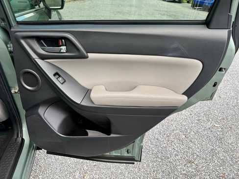 Used 2014 Subaru Forester 2.5i Touring AWD/4WD image 30