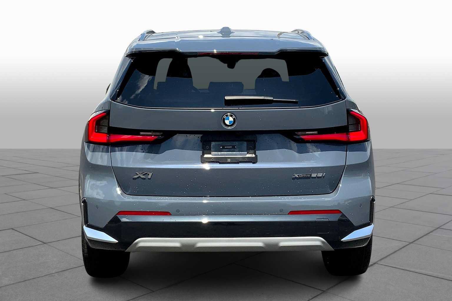 Used 2024 BMW X1 xDrive28i AWD/4WD image 4