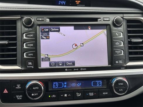 Used 2019 Toyota Highlander Limited image 20