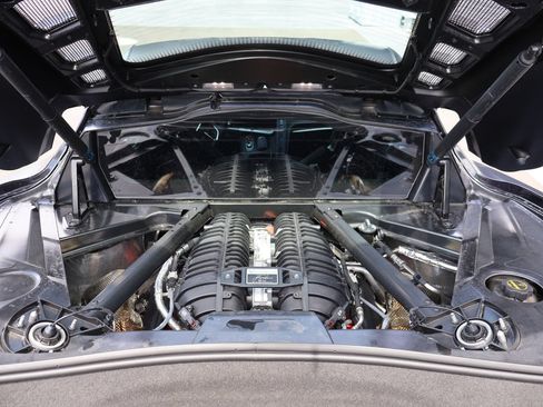 Used 2024 Chevrolet Corvette Z06 w/ Z07 Performance Package RWD image 27
