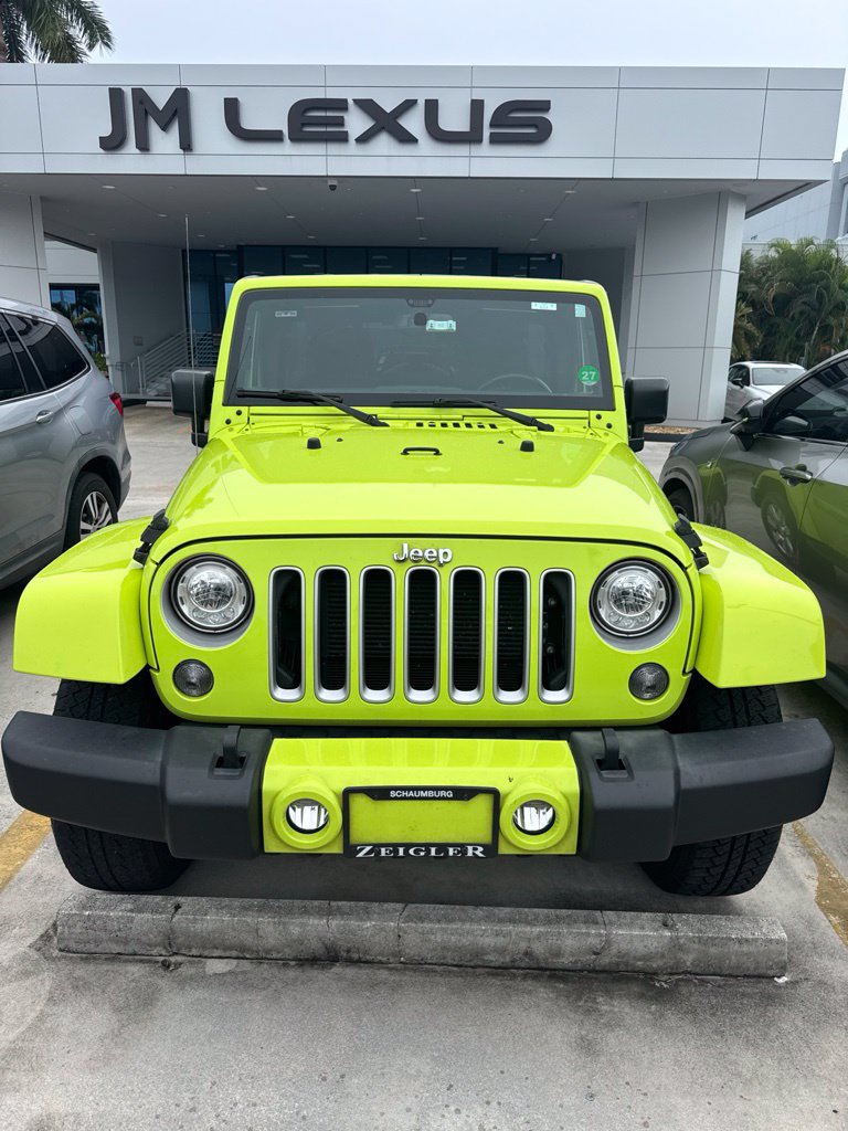 Used 2017 Jeep Wrangler Unlimited Sahara w/ Connectivity Group AWD/4WD image 4