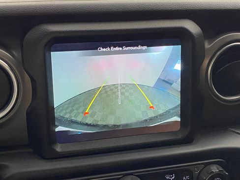 Used 2022 Jeep Wrangler Unlimited Rubicon 4xe w/ Cold Weather Group image 27