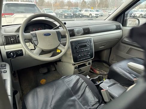 Used 2004 Ford Freestar SE image 12