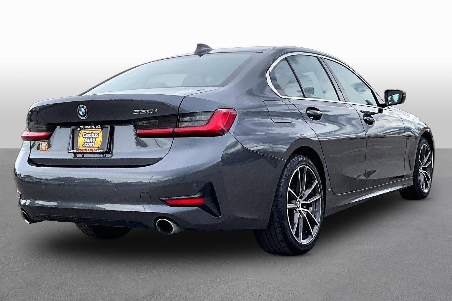 Used 2019 BMW 330i Sedan w/ Convenience Package RWD image 2