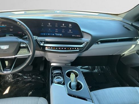 Used 2024 Cadillac Lyriq Luxury RWD image 11