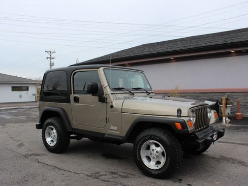 Used 2004 Jeep Wrangler SE w/ Ecco Tire & Wheel Group image 2