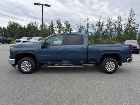 Certified 2026 Chevrolet Silverado 2500 LT w/ Convenience Package AWD/4WD image 8
