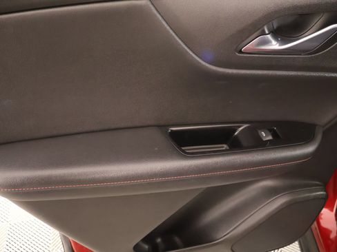 Used 2019 Chevrolet Blazer RS w/ Sun and Wheels Package FWD image 17
